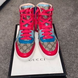 Women’s Gucci sneakers
